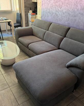Divano con penisola + tavolino