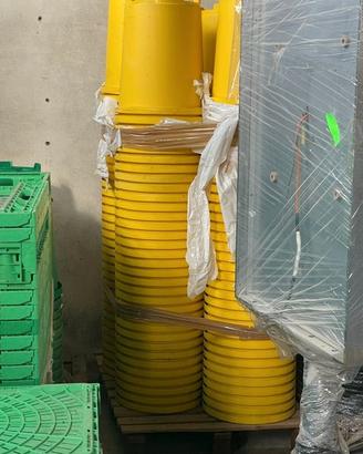 Lotto bidoni/fusti in plastica per raccolta – Vari