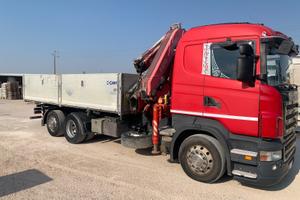 Autocarro Scania R470 con gru Fassi F270