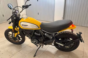 Ducati  scrambler icon gialla  900 km  TRATTABILE 