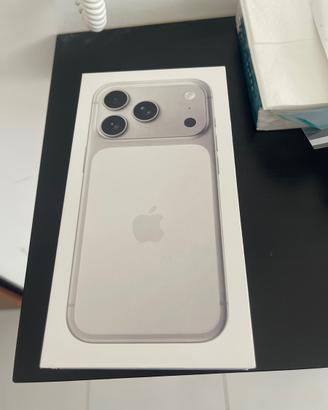 iPhone 17 pro silver
