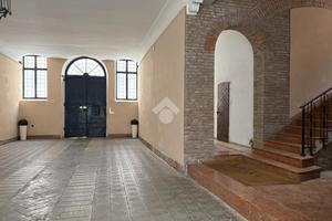 2 LOCALI A FERRARA