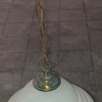 Lampadario in vetro bianco e rame 