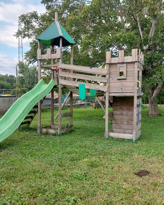 Castello gioco per giardino con scivolo e altalene