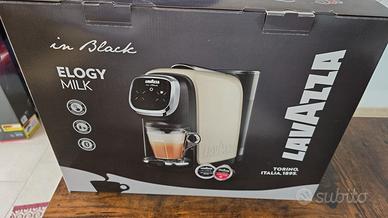 Macchina del caffe lavazza in black