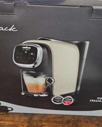 Macchina del caffe lavazza in black