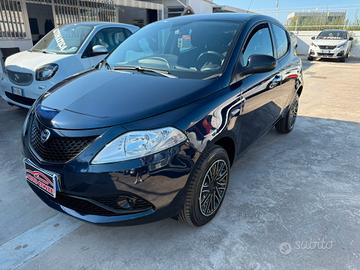 Lancia Ypsilon 0.9 TwinAir 85 CV 5 porte Metano Ec
