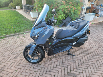 Yamaha X-Max 300 Tech Max