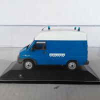MODELLO IVECO TURBO DAILY POLIZIA IN TECA
