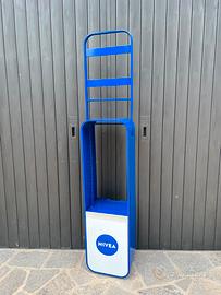 Espositore da terra NIVEA in metallo