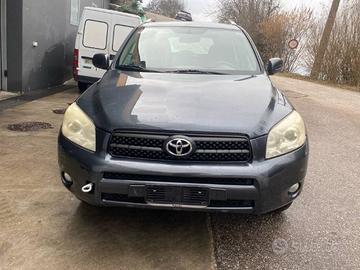 RICAMBI PER TOYOTA RAV4 III 2.2D-CAT ANNO 2006