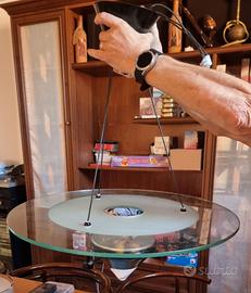 Lampadario moderno in vetro satinato e metallo