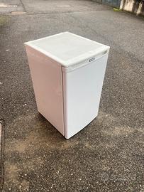 Frigorifero sottopensile