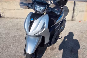 piaggio beverly 300 s hpe 