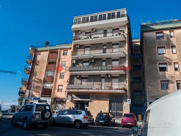Gravina di Catania/ appartamento 4 vani -4