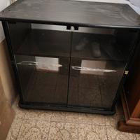 mobiletto TV con ante in vetro