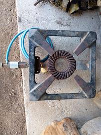 FORNELLONE A  GAS,   TUBO  E  REGOLATORE