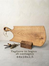 Tagliere artigianale in legno massello di castagno