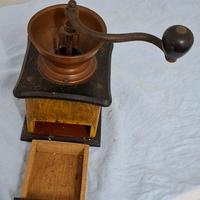 Vecchio macinino caffè  vintage