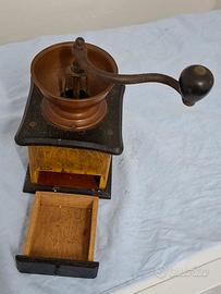 Vecchio macinino caffè  vintage