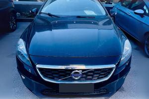 VOLVO V40 CROSS