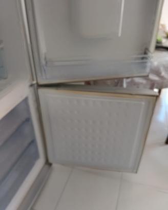 Frigorifero Beko con erogatore acqua