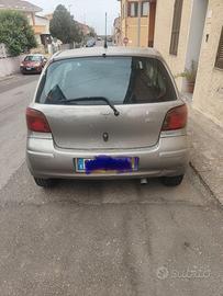 Yaris del 2004