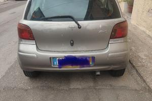 Yaris del 2004