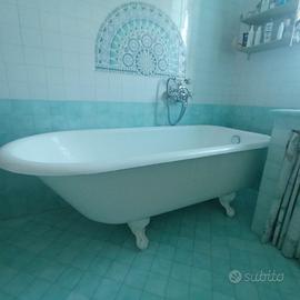 Vasca da bagno vintage in ghisa