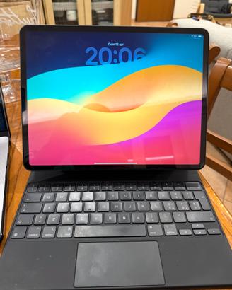 Ipad Pro 12,9 4 Gen 128 gb wifi con Smart Keyboard