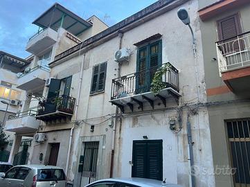 3 LOCALI A PALERMO