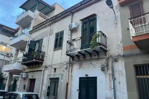 3 LOCALI A PALERMO