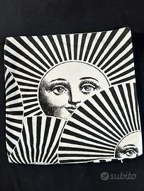Fodera per cuscini ispirata Fornasetti