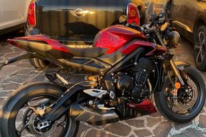Triumph Street Triple RS