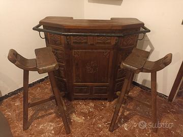 Angolo Bar vintage con sgabelli