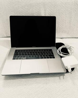 MacBook Pro 15” 2017 i7 16GB