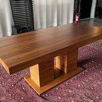 tavolo da pranzo in legno di noce