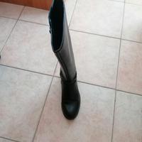 Stivali neri misura 35 marca nero giardini nuovi