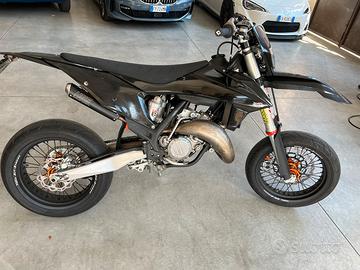 KTM 125 MOTARD 2021 tripla omologazione