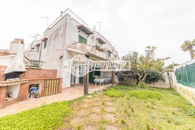 VILLA QUADRIFAMILIARE DUE LIVELLI