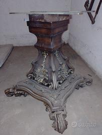 Piedistallo per tavolo in noce, intagliato