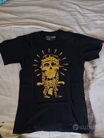 T-shirt Vans nera + T shirt censured