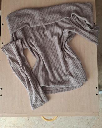 maglione con spalle scoperte