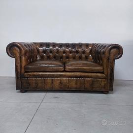 Divano chesterfield club anni 1950/60. Chester 