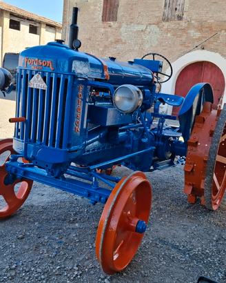TRATTORE DA COLLEZIONE FORDSON MAJOR