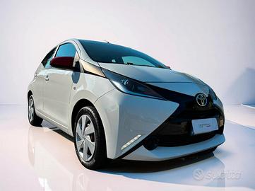 Toyota Aygo 5 Porte Aygo 5p 1.0 x-BLACK