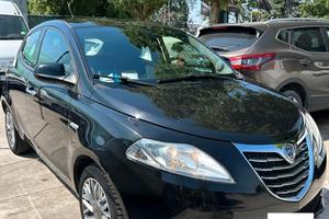 Lancia Ypsilon 1.2 69 CV 5 porte S&S Silver OK NEO