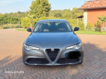 alfa romeo Giulia 118.000km  tagliandata 