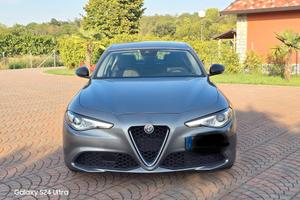 alfa romeo Giulia 118.000km  tagliandata 