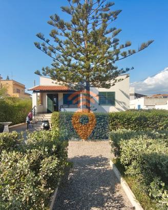 Triscina Villa Con Giardino A Breve Dist. Dal Mare